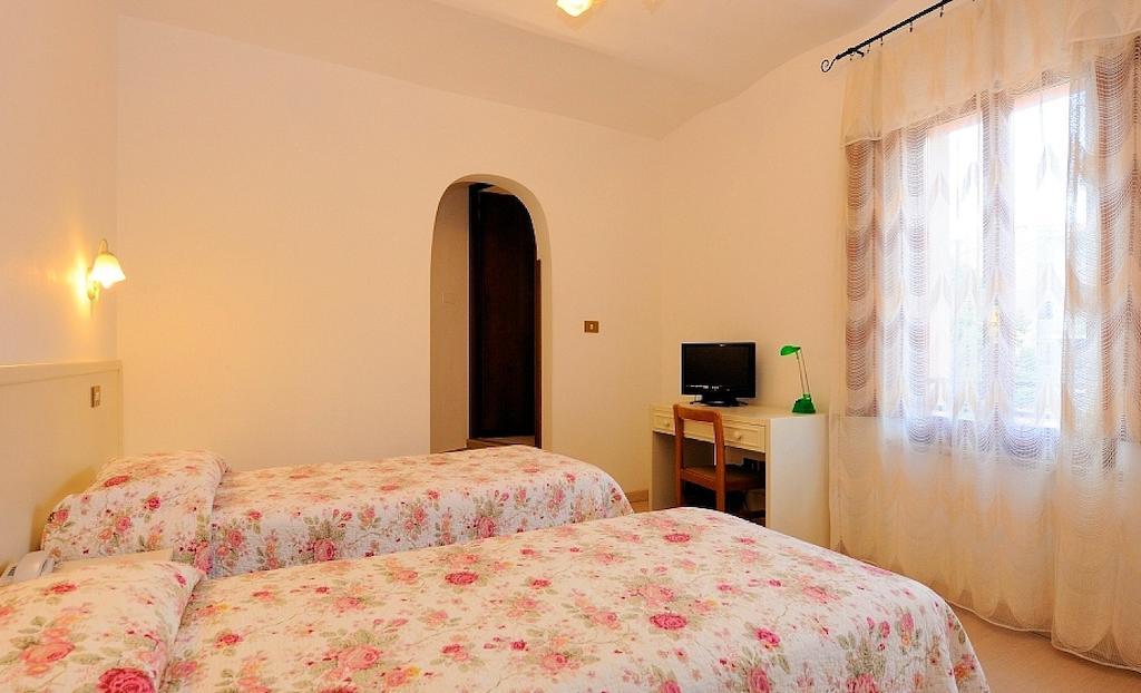 Hotel San Sebastiano Perugia Phòng bức ảnh
